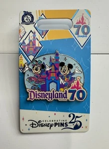Disney Disneyland 70th Anniversary Mickey Minnie Dornröschen Schloss Pin - Bild 1 von 2
