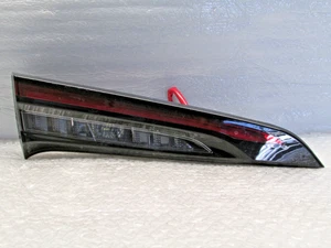 Toyota Corolla 2019-2025 hatchback lateral izquierdo puerta levadiza montada luz trasera OEM - Imagen 1 de 15