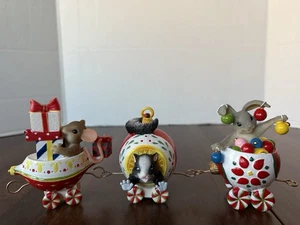 Charming Tails Your Laughter Decora La Stagione Figurine Natale Lotto di 3 - Foto 1 di 10