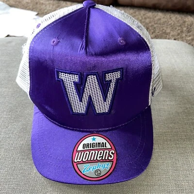 VER FOTOS Washington Huskies Mujer Zephyr Trucker Snapback Sombrero Púrpura Blanco Foto 1 de 4