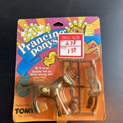 De colección 1983 TOMY Prancing Ponys Caballo Cuerda Juguete Palomino Galopante Ponis Foto 1 de 4