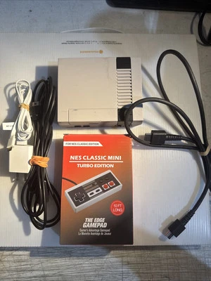 Consola de sistema de entretenimiento Nintendo NES Classic Edition Foto 1 de 4