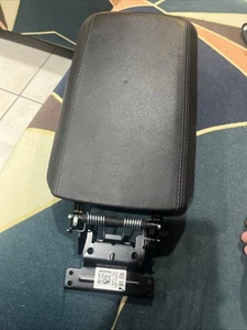 23-24 Kia Sportage Arm Rest OEM P/N84660-P1000WK - Foto 1 di 5