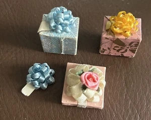 Vintage1:12 Scale Dollhouse Wrapped Gifts - Picture 1 of 3