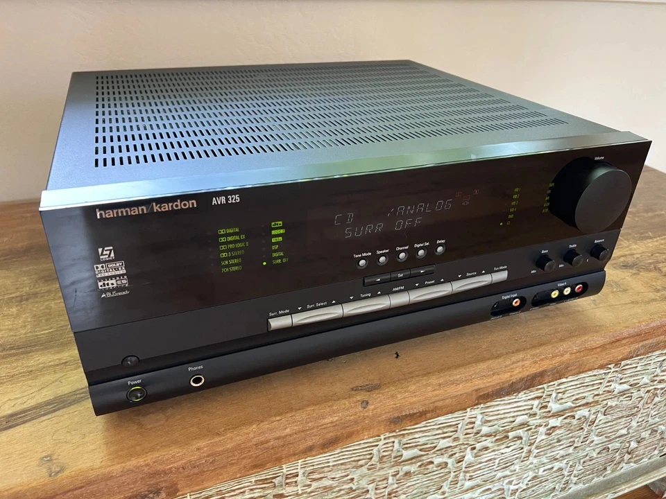 Harman Kardon AVR-325 Theatre 7.1 Channel Was $899.00 New. Bundle W/ New Remote - Image 1 of 4