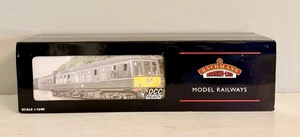 Bachmann OO Gauge 32-903 Class 108 DMU 2 Car BR GMPTE White / Blue Livery - Picture 1 of 5