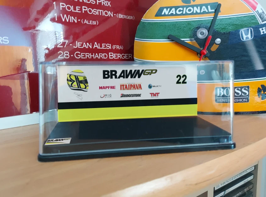 1/43 Custom Brawn GP Display Case & Sponsor Backdrop for F1 Minichamps - SGP - Image 1 of 1