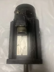 MAC 090A-0-ZD-2-C/110-A-1-/S001 INDRAMAT 090A-0-ZD-2-C/110-A-1-/S001 - Picture 1 of 5