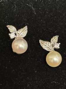 Pendientes de perlas Mikimoto reutilizadas de plata de ley de hoja pequeña, circonita cúbica - Imagen 1 de 4