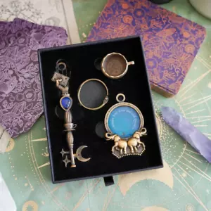 Litjoy Magical Harry Potter Wizard Key/Keyring #25 Divination NIB grim teacup - Picture 1 of 7