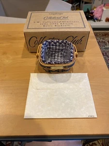 LONGABERGER COLLECTORS CLUB 2001-2002 SERIES MINIATURE BERRY BASKET SET - Picture 1 of 3