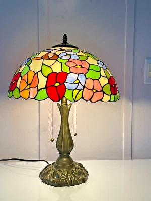 Tiffany Style 16" Hummingbird Stained Glass Shade Table Lamp  Bedroom, living rm - Image 1 of 3