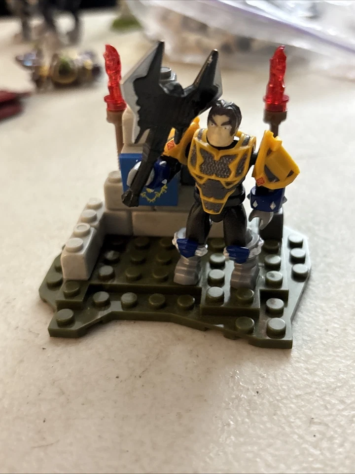 Figura de acción MEGA BLOKS World of Warcraft Colton Human Paladín The Alliance Foto 1 de 4
