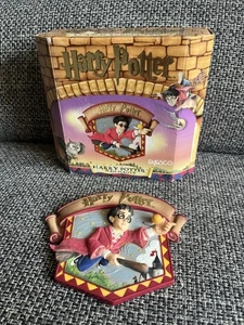 Harry Potter Quidditch Keramik Wandrelief Dekoration Enesco 2000 mit Box - Bild 1 von 3
