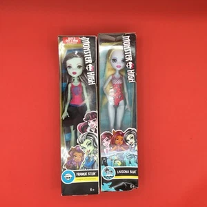 Monster High FRANKIE STEIN Hija de Frankenstein 11" y Azul Lagoona Leer - Imagen 1 de 3