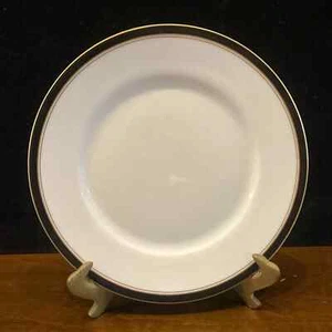 Diplomat Ceralene Raynaud Limoges 8 3/4" Black Dessert Luncheon Plate - Picture 1 of 2