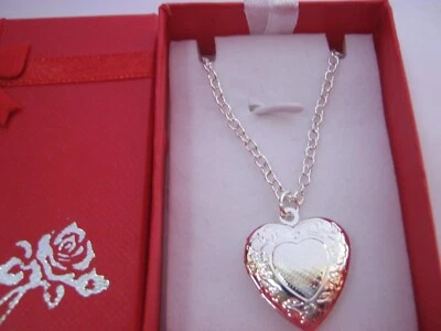Girls Heart Locket, Child Necklaces Silver Lockets Stocking Fillers for Girls - Изображение 1 из 4