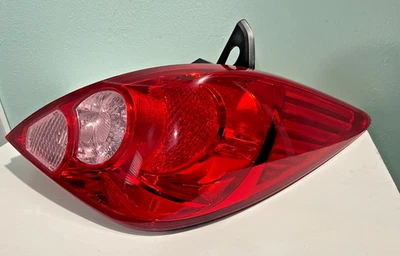 2007-2012 NISSAN VERSA RH Right Passenger  Side Tail Light OEM - Image 1 of 4