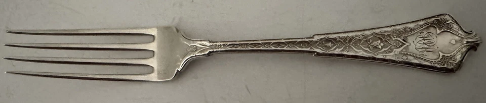 "Tenedor de cena Tiffany Persian Sterling 8"" (S)" Foto 1 de 4
