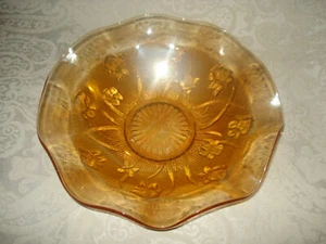 De colección Iris y Espiga Iridiscente Carnaval Volantes 12" Ámbar Bowl Jeanette Co. - Imagen 1 de 12