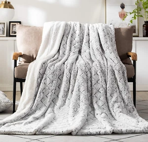 Dada Bedding Luxury White Faux Fur Throw Blanket - Dreamy Milky Way Cloud Purple - Picture 1 of 9