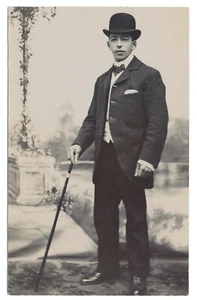 Foto del día de la boda del novio hombre usando traje con bastón postal británica RPPC - Imagen 1 de 2