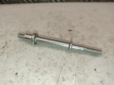 Honda GCV 160 H GJAJH S4BB - Vis capot moteur / lanceur ref. 90043-Z8D-010 - Photo 1/2