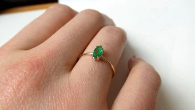 EMERALD RING 14K YELLOW GOLD NATURAL MARQUISE SHAPED EMERALD 0.32CT DAINTY RING - Image 1 of 4