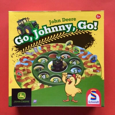 John Deere GO JOHNNY GO Brett Spiel SCHMIDT Traktor OVP Box SET Neu GATOR Mäher - Bild 1 von 4