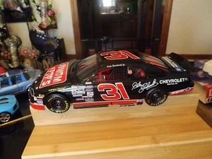 Action, Dale Earnhardt Jr. Mom 'n' Pop's, 1996 Monte Carlo, Blk, 1:18 - Brandneu - Bild 1 von 10