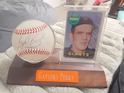 Gaylord Perry Signed NL Baseball  & Card W Display - Image 1 of 4