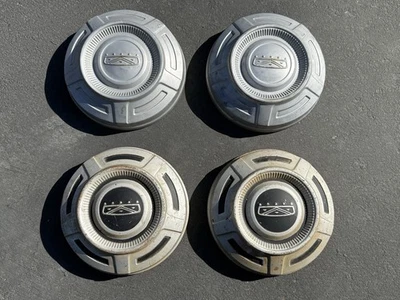 Tapacubos de pobreza de placa para perro vintage años 60 70 OEM Ford F250 camión 3/4 1 tonelada pintado 12" Foto 1 de 4