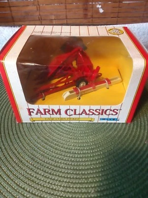 1991 ERTL Farm Classics CASE CORN PICKER  Diecast 1:43 Scale   - Image 1 of 2