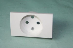 Arnould club Enjoliveur PRISE  2P+T blanc - Imagen 1 de 1