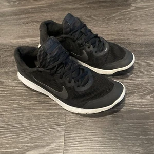 Men’s Size 10 - Nike Flex Experience RN 4 Black - Picture 1 of 10