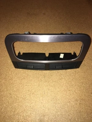 Jeep Grand Cherokee 1999-2004 radio bisel moldura plata OEM 99 00 01 02 03 04 Foto 1 de 2