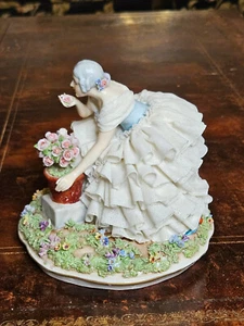 Luigi Fabris Spitze Porzellan Figur Frauen riechen Blumen - Bild 1 von 24