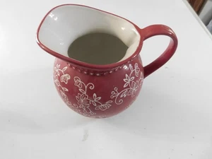 TEMPTATIONS FLORAL LACE MILCH CREME ROT BALL PITCHER 28 OZ NEU NIE BENUTZT - Bild 1 von 6