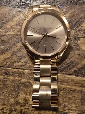 Reloj de cuarzo Michael Kors Runway para mujer esfera de vestir oro rosa funcionando Foto 1 de 4