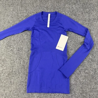 Camisa Lululemon Feminina 2 Azul Swiftly Tech LS Crew Manga Longa Corrida Atlética - Imagem 1 de 4