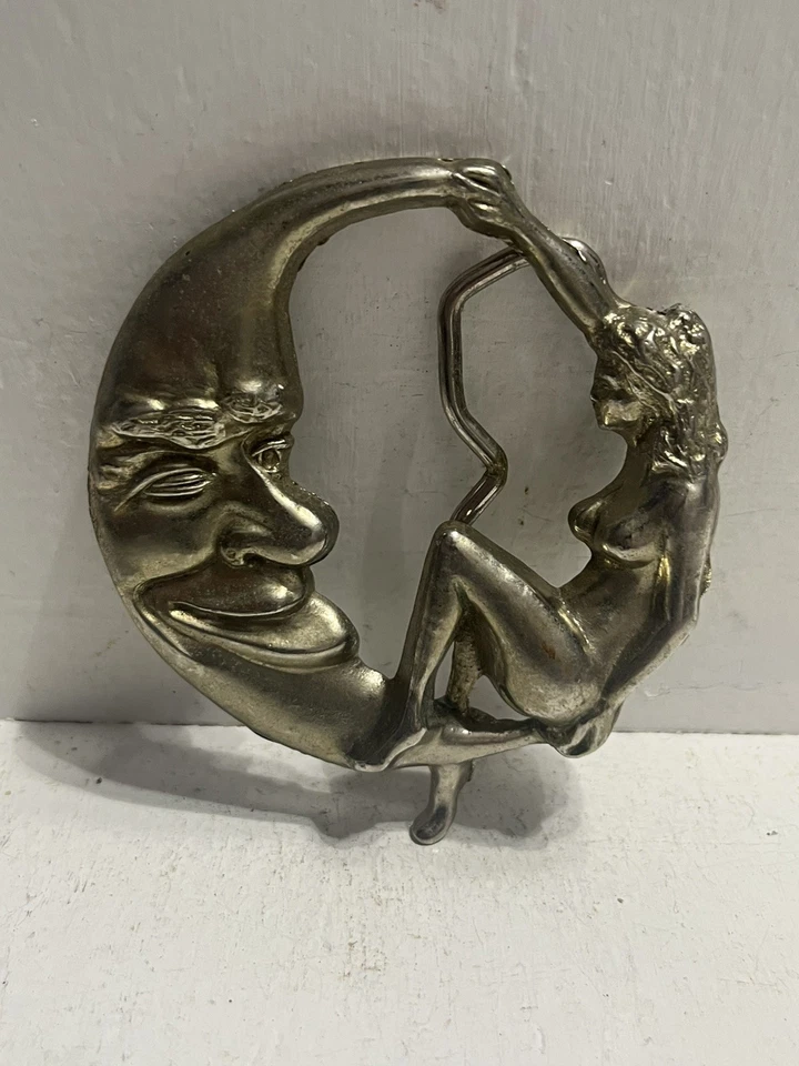 - Mujer Desnuda Tocando Luna Vintage Hebilla de Cinturón Hippy Foto 1 de 3