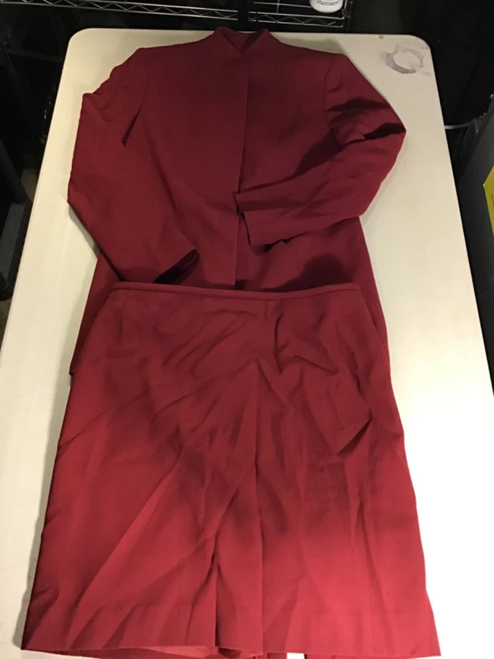 Blazer de lana y falda granate Armani Collezioni talla 46 Foto 1 de 4