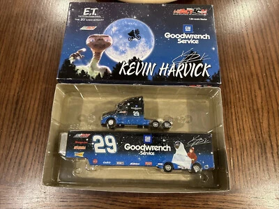 Kevin Harvick #29 E.T. GM Goodwrench 2002 Hauler Action Lionel  1:64 - Image 1 of 4