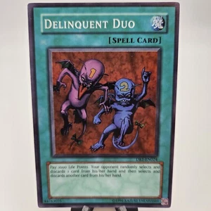 Tarjeta Holo Yugioh 2004 Delinquent Duo DB1-EN024 casi nueva ultra rara - Imagen 1 de 6