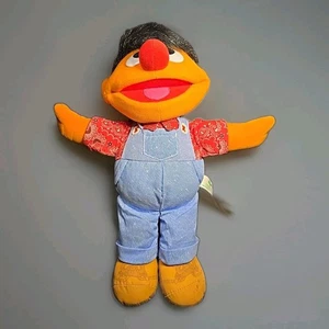 Sesamstraße sprechender Bauer Ernie Plüsch singt alt McDonald Vintage 1995  - Bild 1 von 4