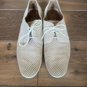 Tamaris Shoes Womens 40. Perforated Oxford Casual Cream Leather Lace Up Low Top - Picture 1 of 4