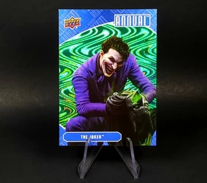 The Joker /499 SP 2023-24 Upper Deck DC annuale ologramma verde - Foto 1 di 14