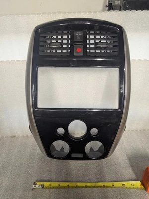 center console lid cluster assembly 2015 Nissan Versa Note SV - Image 1 of 2