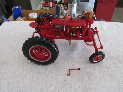 PRECISION NO.6 McCORMICK DEERING FARMALL F-20 WITH BOOKLET - Image 1 of 4