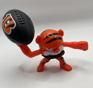 2013 NFL McDonalds NFL Rush Zone Figura Juguete con Fútbol Cincinnati Bengals Mascota - Imagen 1 de 5